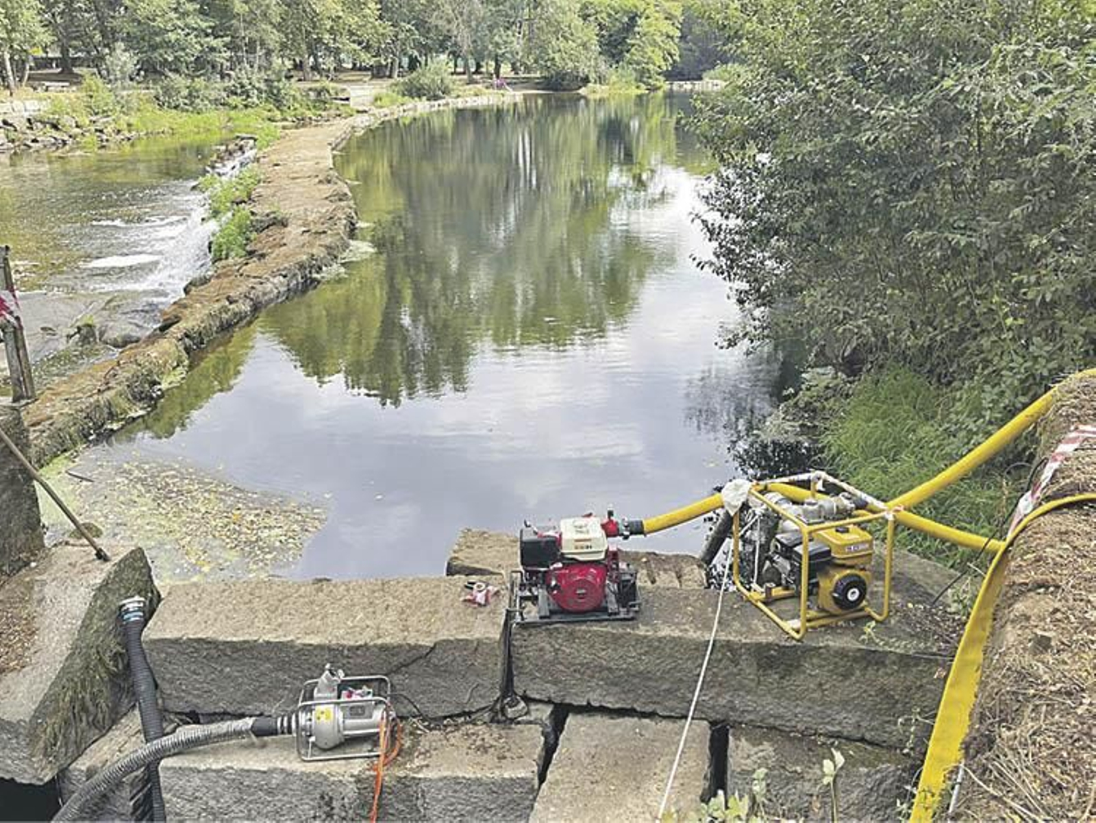Avance de las obras de la captación en el agua.