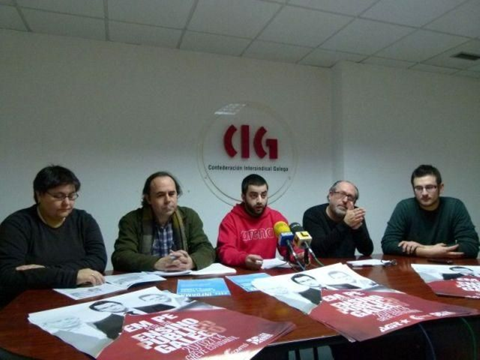 Reprensentantes de la plataforma, ayer ante los medios.