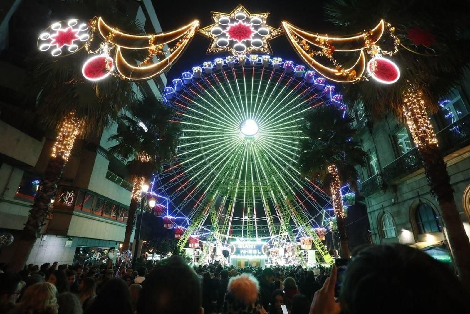 Los turistas invaden Vigo en el Puente132