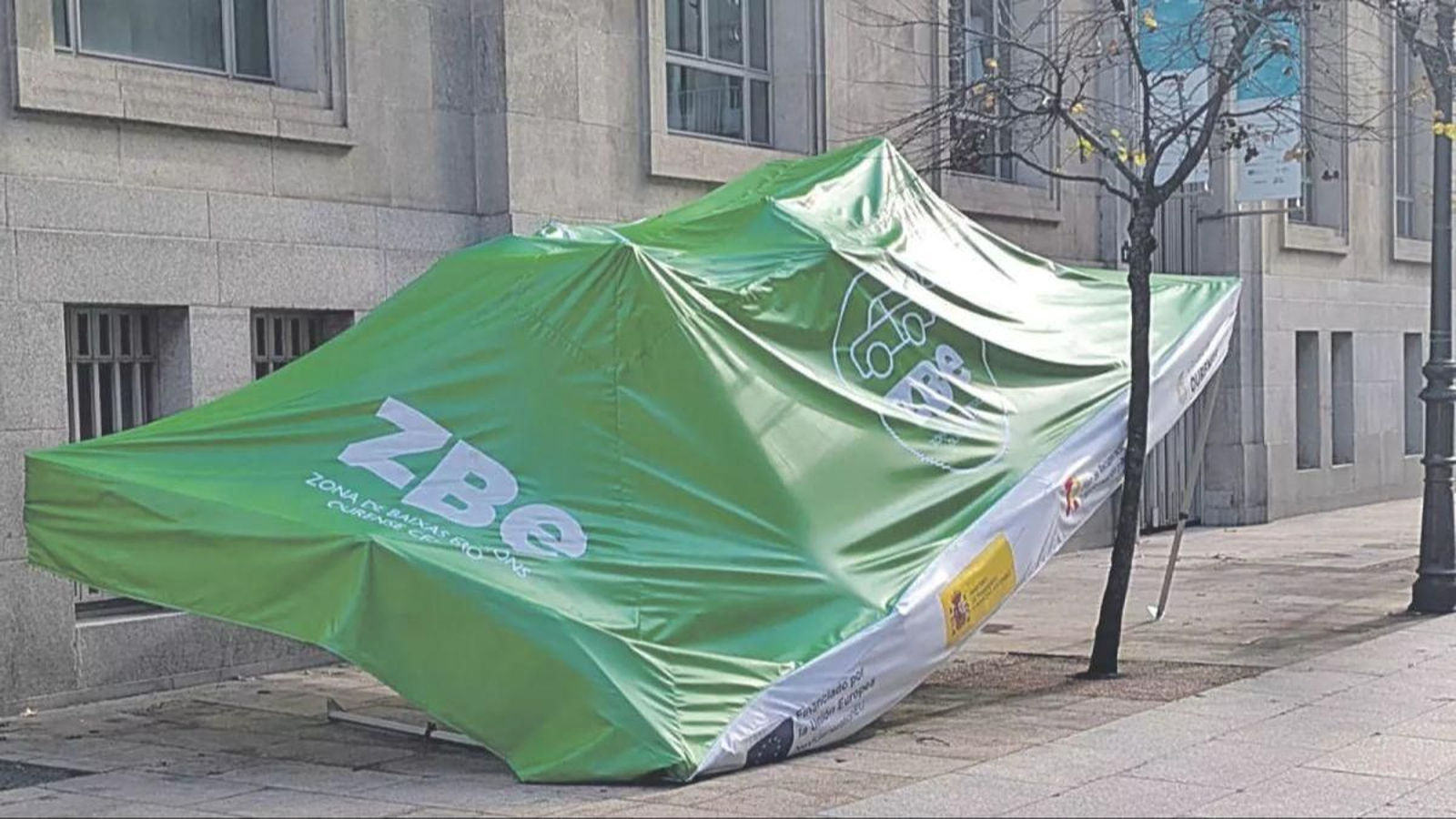 Carpa informativa de la Zona de Bajas Emisiones (ZBE), por los suelos la pasada Navidad.