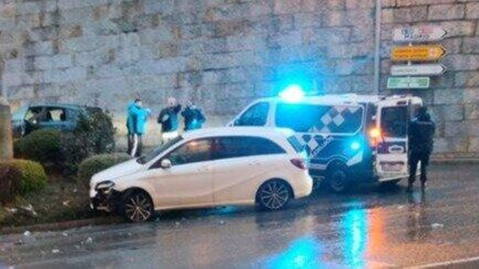 El Mercedes implicado en el choque.