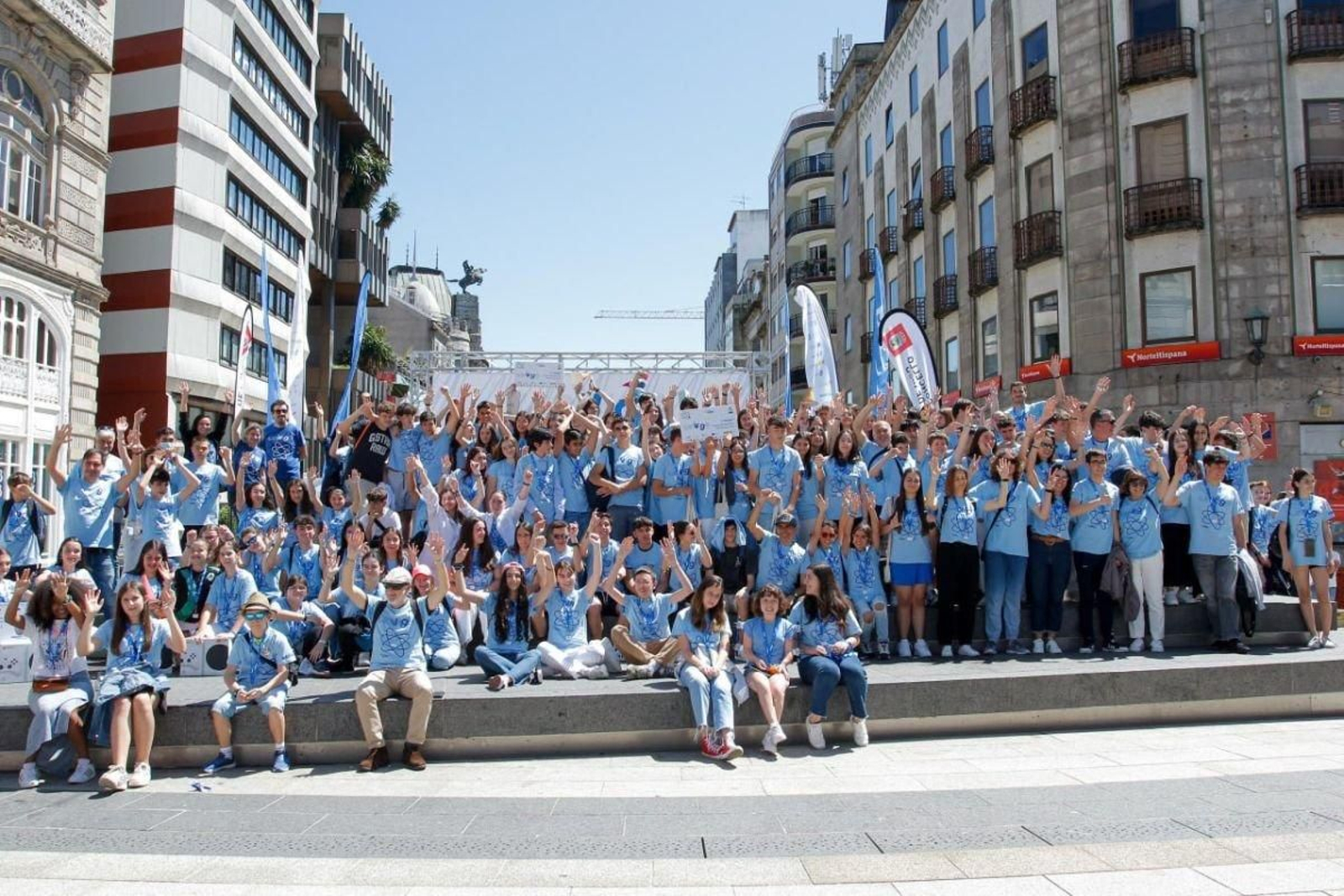 Foto de familia con los premiados.