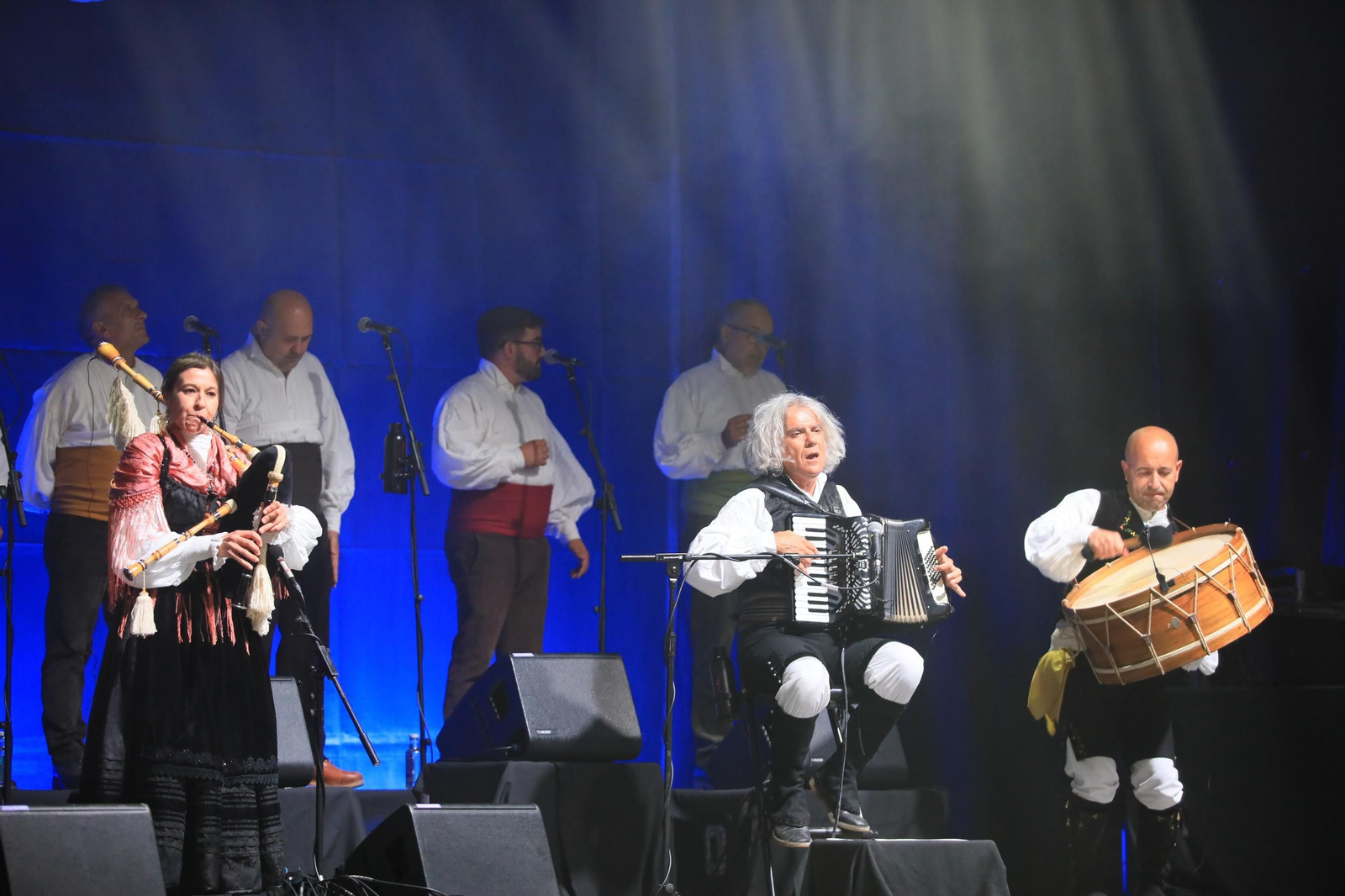 Galería | Treixadura conquista Piñeira de Arcos durante las fiesta de Santa Mariña