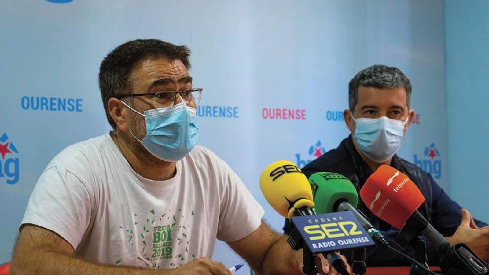 Bernardo Varela y Iago Tabarés, ayer en la sede del BNG.
