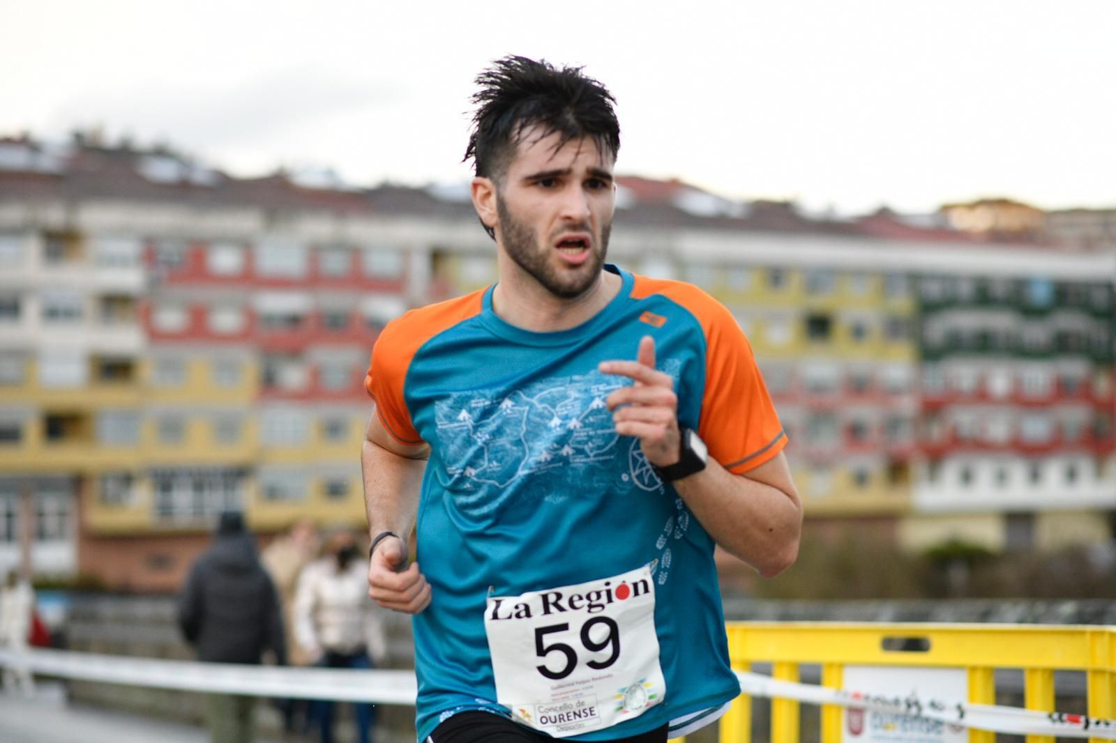 Los ourensanos despidieron el año corriendo (XESÚS FARIÑAS)