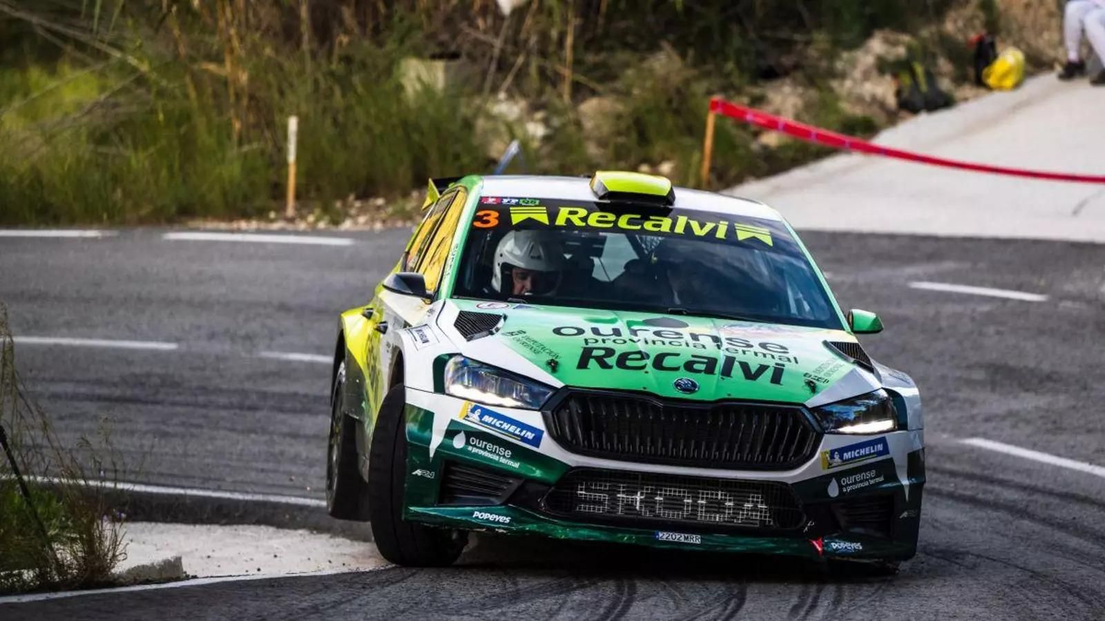 Javier Pardo en su Skoda durante la temporada 2025.
