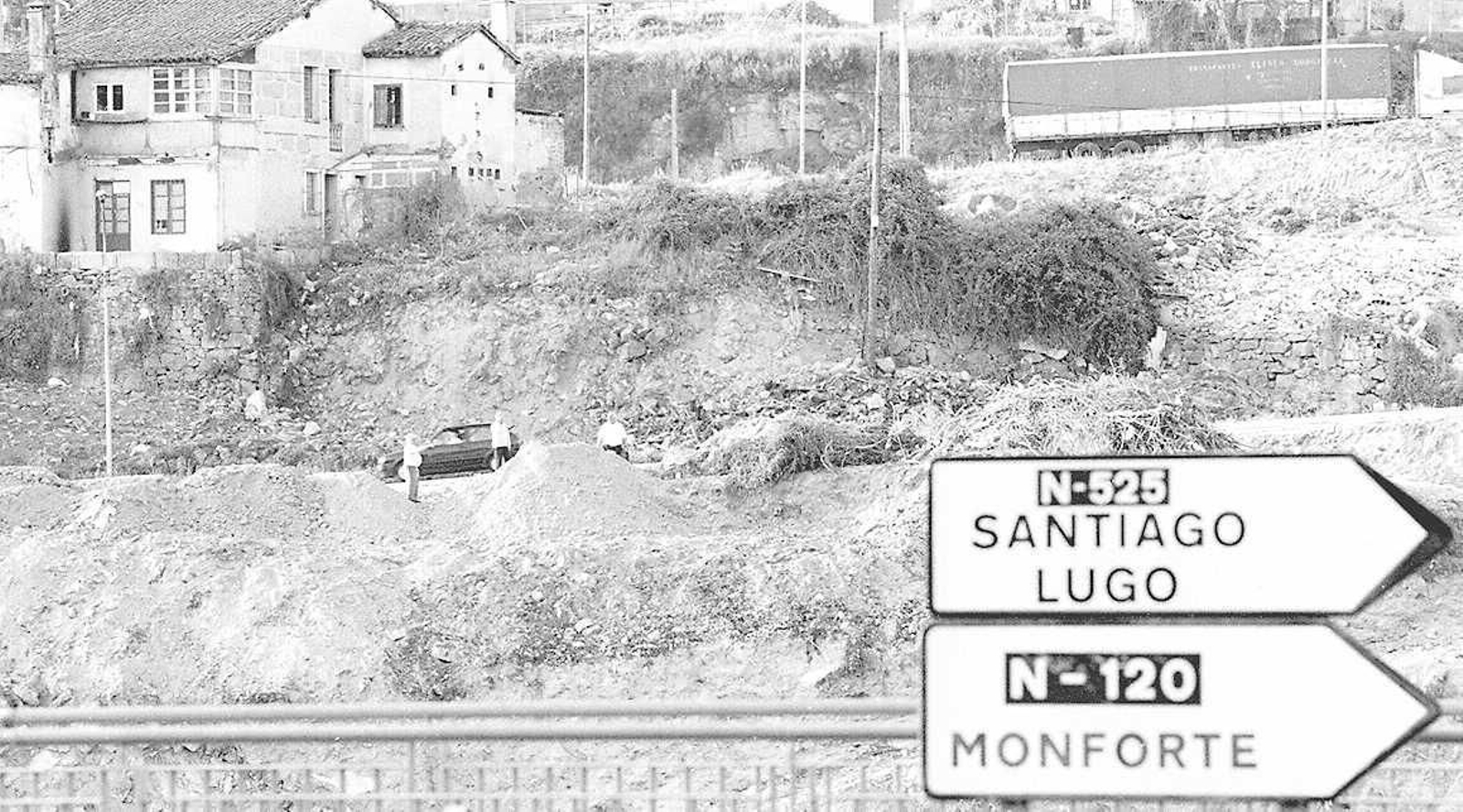 La construcción del emblemático Puente del Milenio hace 25 años cambiaba el skyline de Ourense, en fotos