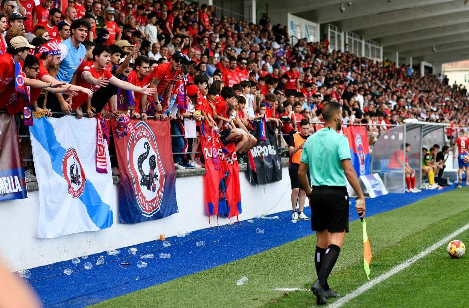 Galería | La UD Ourense quiere llegar a Primera Federación y la afición se vuelca con el equipo en O Couto
