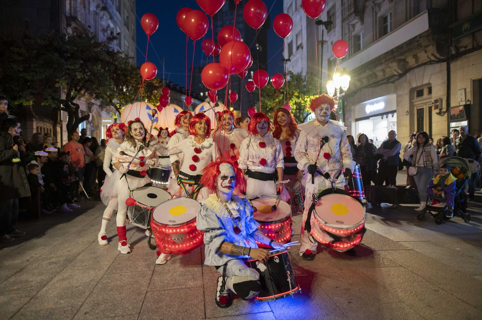 Galería | Ourense se transforma en una ciudad de miedo para celebrar Samaín