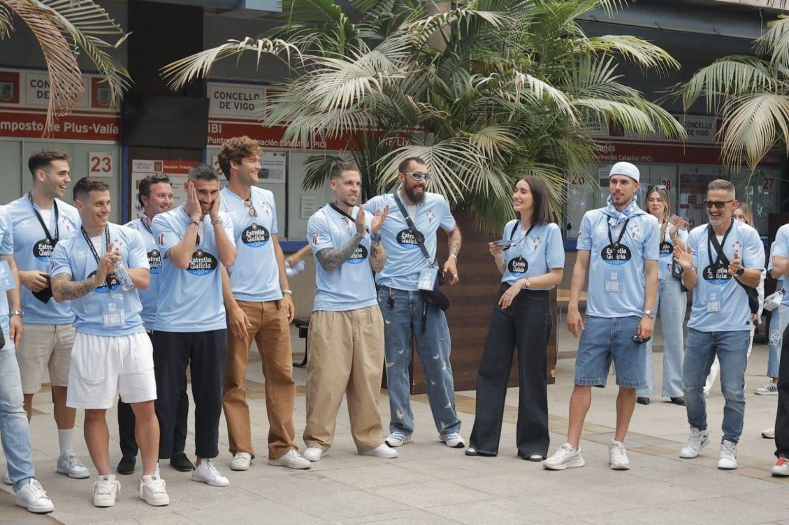 Galería | Fiesta celeste en Vigo por la vuelta del Celta a Europa