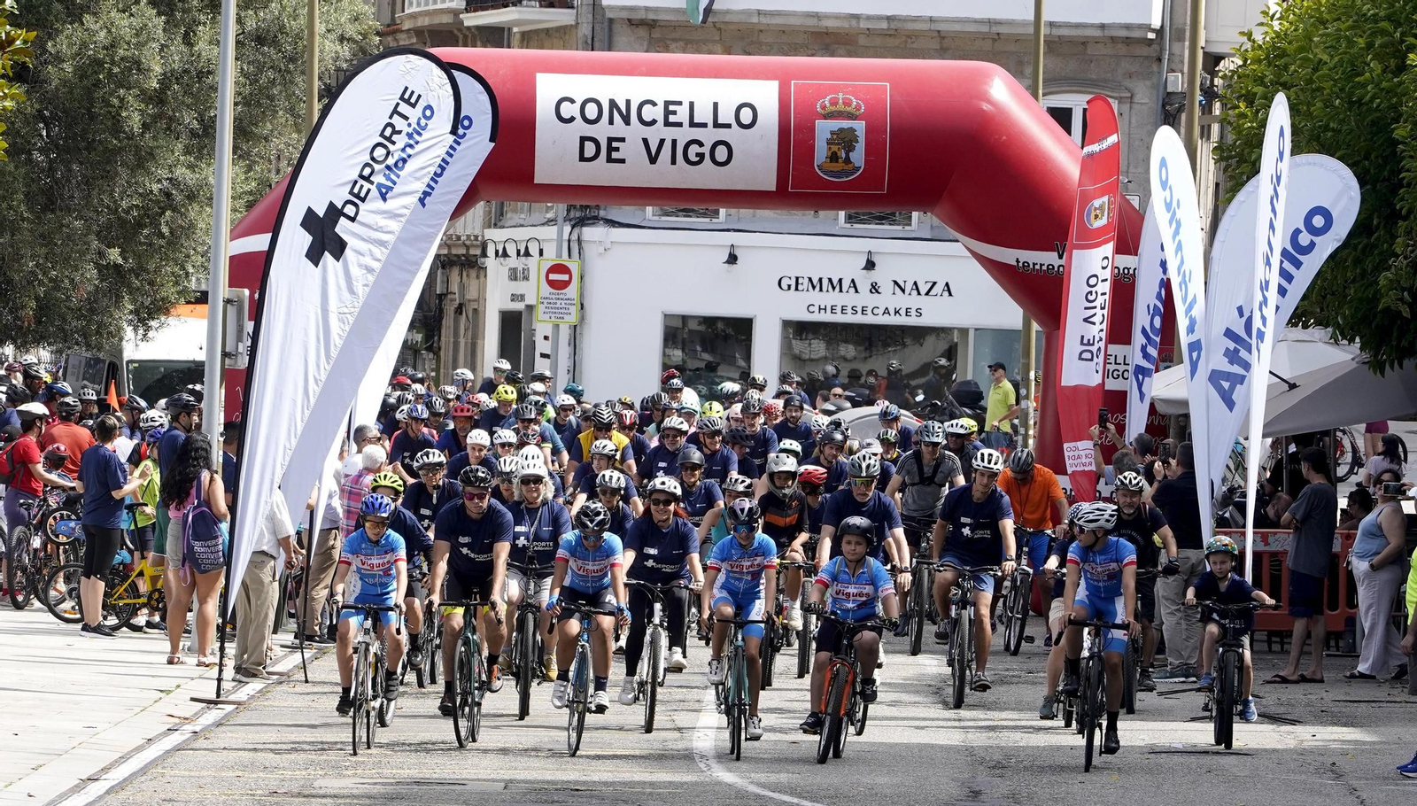 Galería | El ciclismo toma Vigo con la primera edición del Día de la Bici de Atlántico
