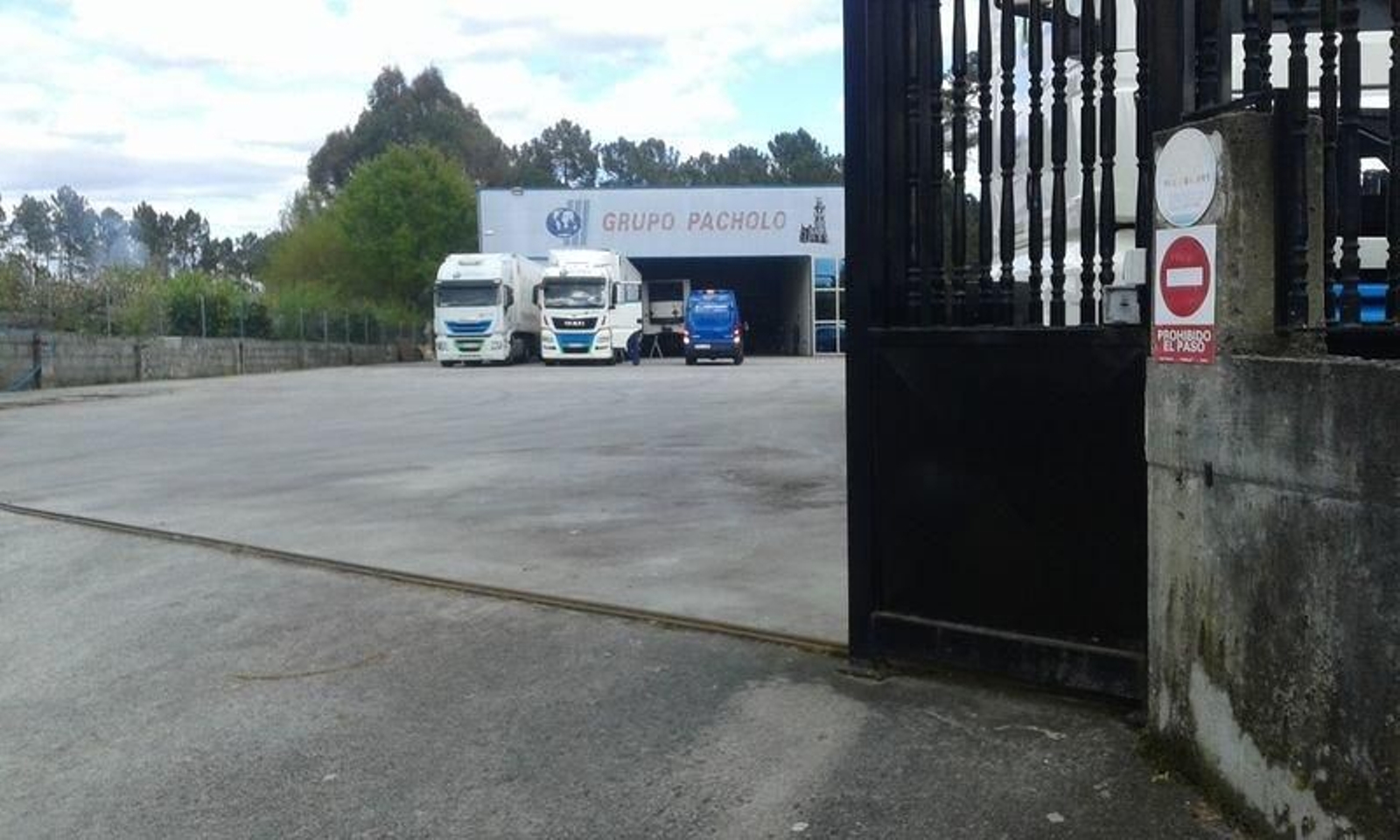 Instalaciones del grupo Pacholo, en Carballiño.