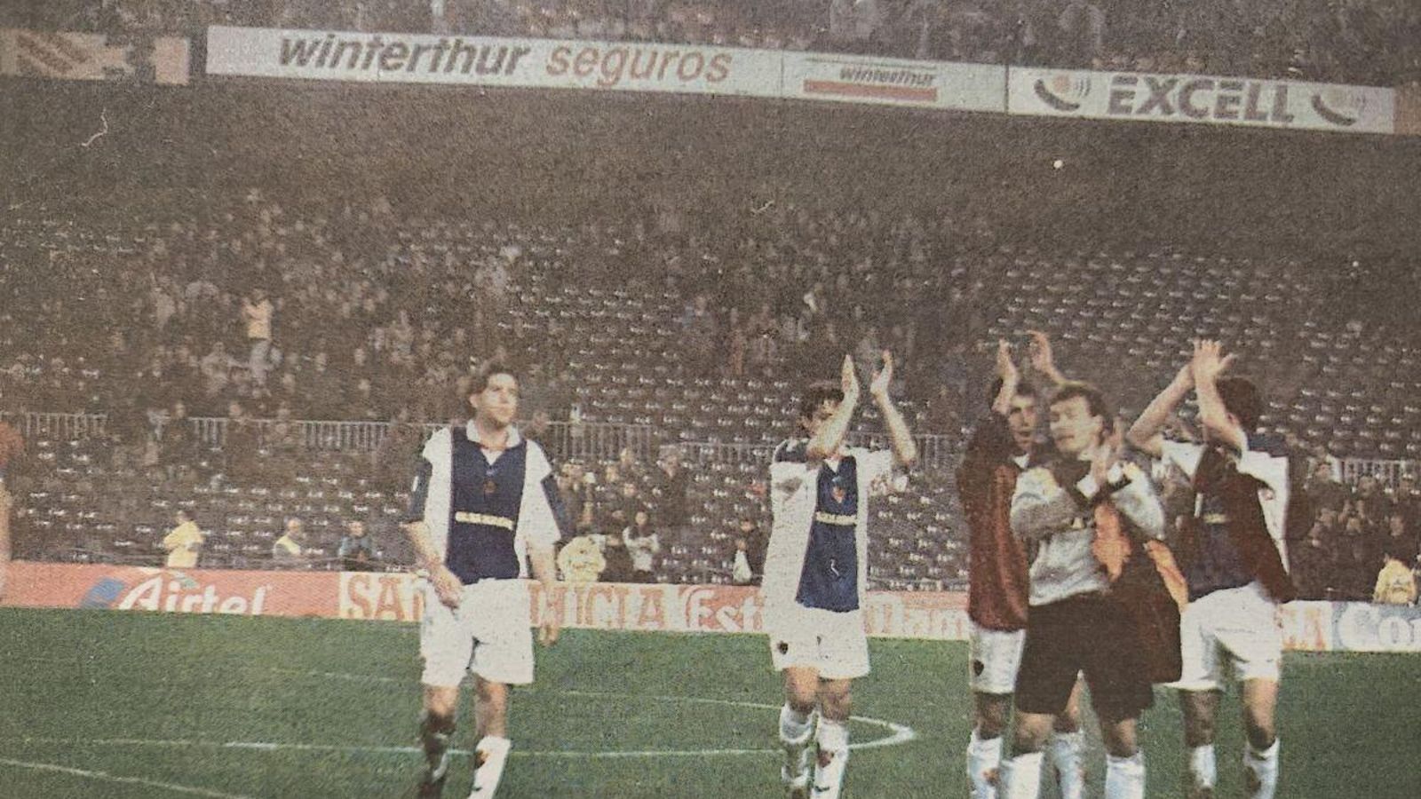 El Ourense, ovacionado en el Camp Nou.