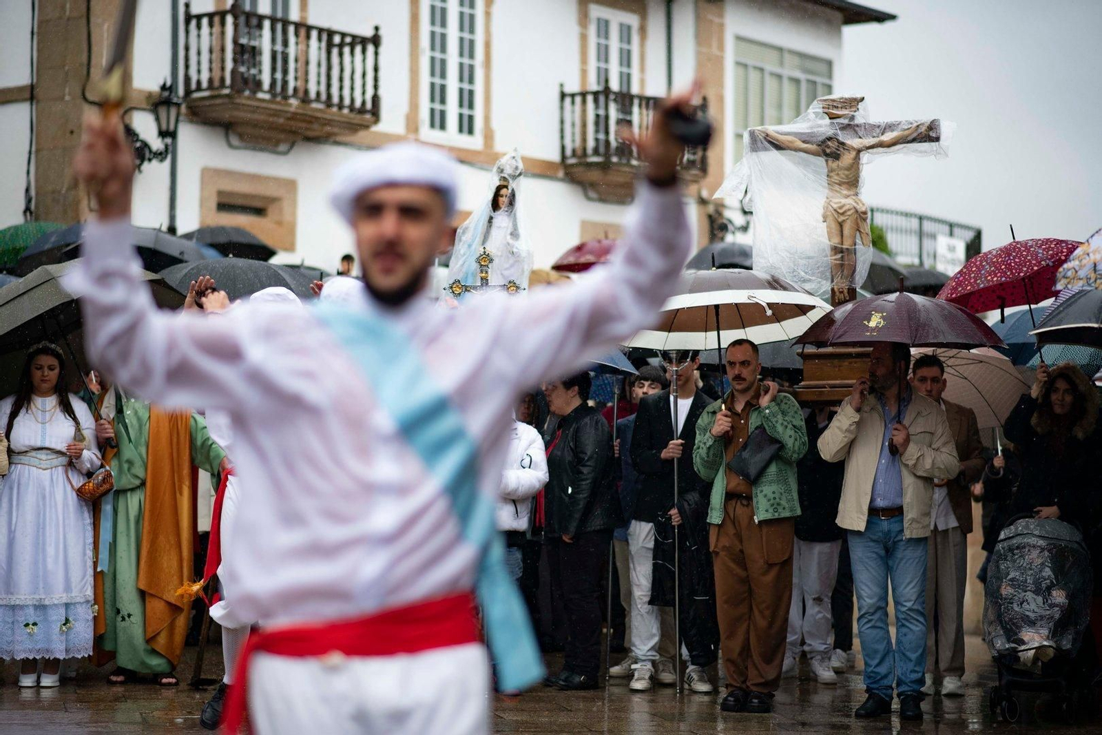 Los asistentes no quisieron perder detalle de la celebración.