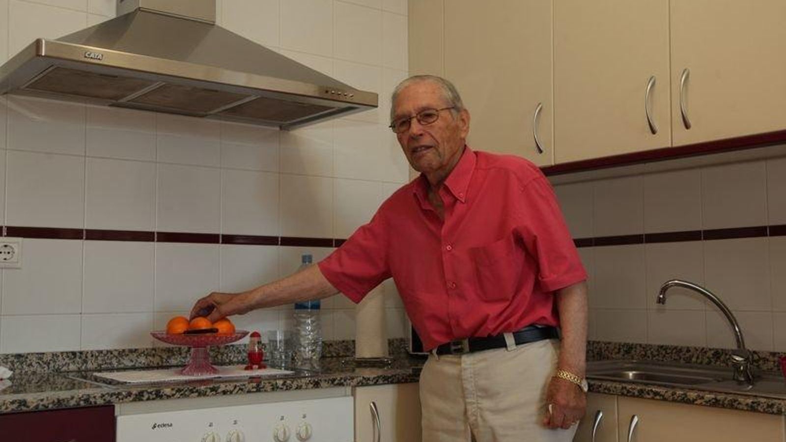 Ourense. 27-07-2017. Apartamentos de la Fundación San Rosendo en la Avda de Pontevedra. Paz