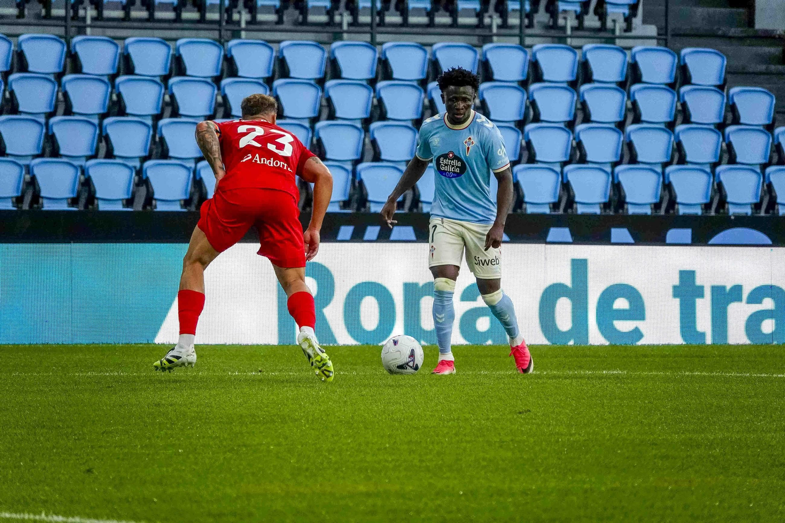 Galería | El Celta Fortuna se estrena como local en Segunda División