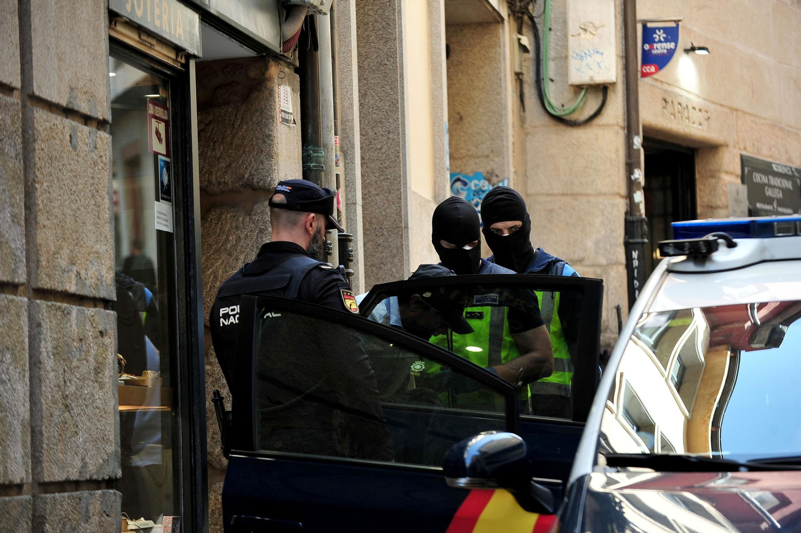 Galería | Golpe policial a la venta de drogas en Ourense