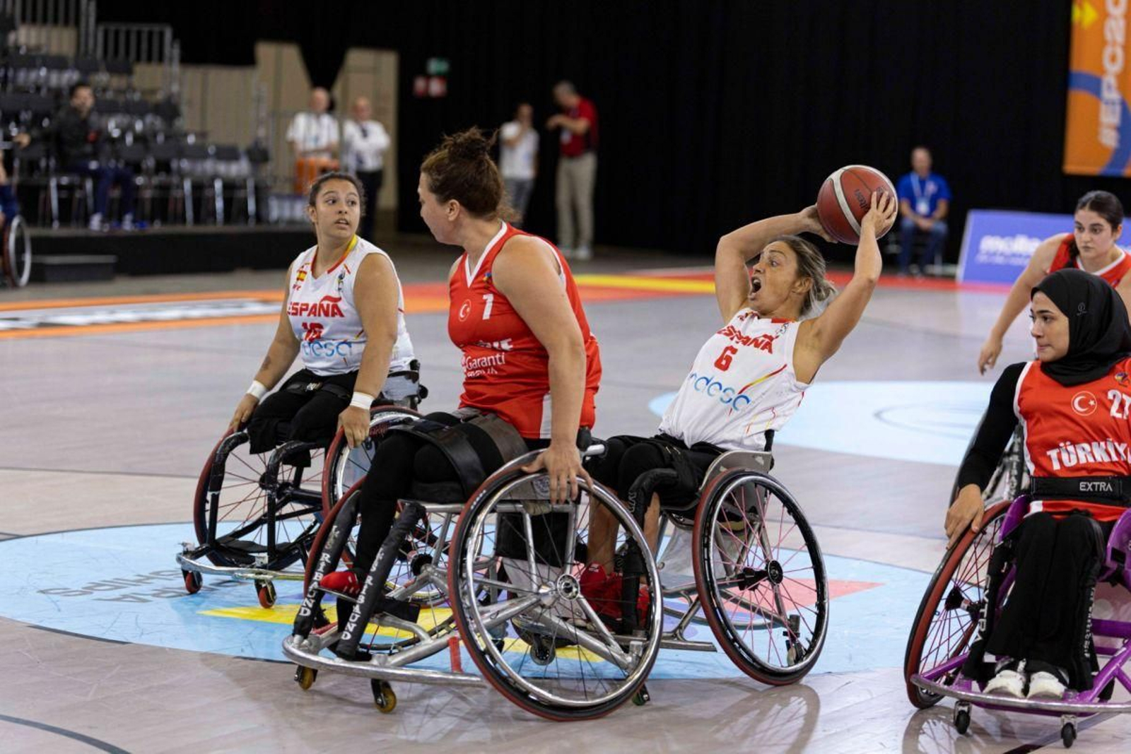La selección femenina suma dos victorias y una derrota en el torneo.