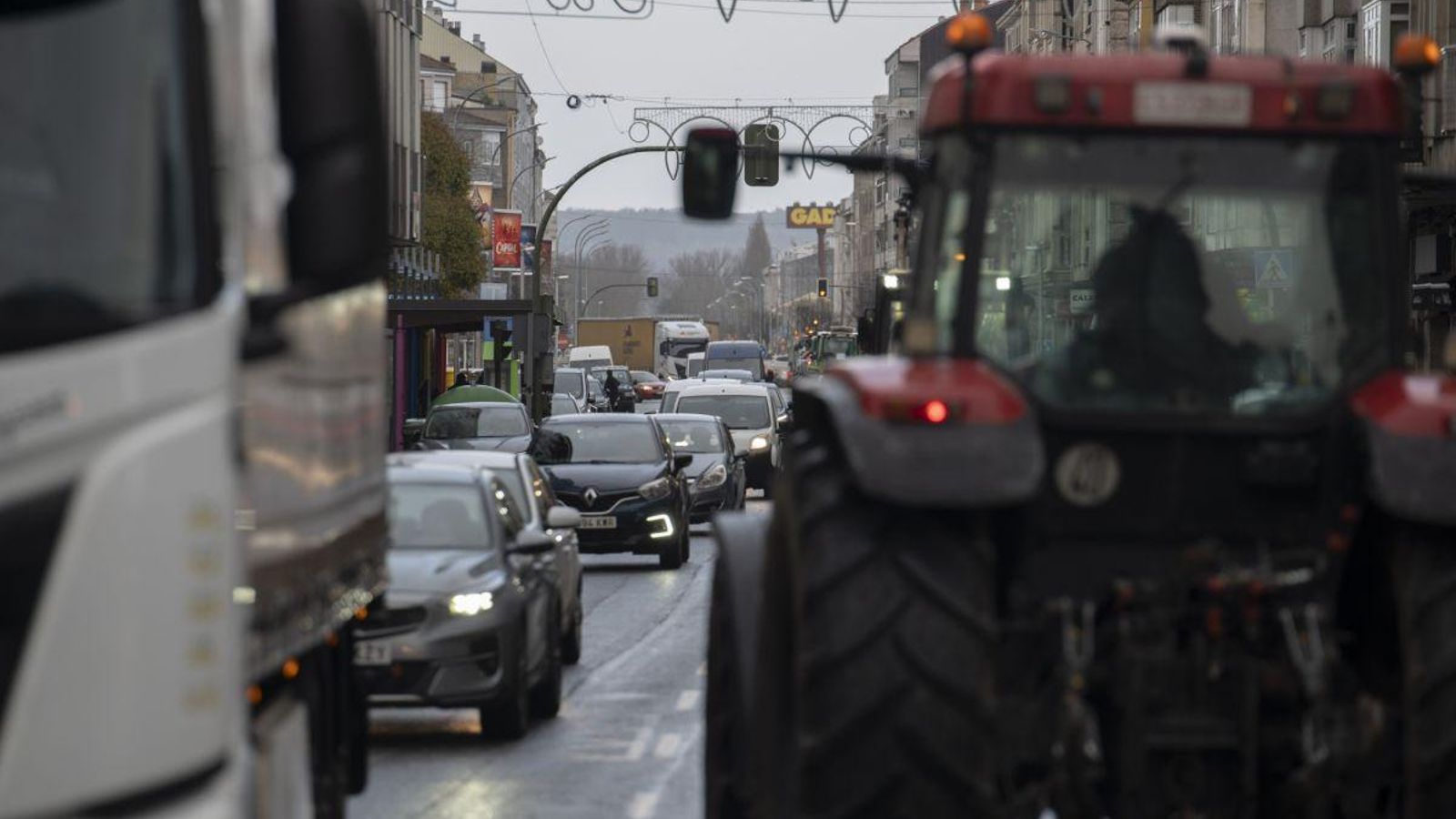 La tractorada bloquea las calles de Xinzo de Limia