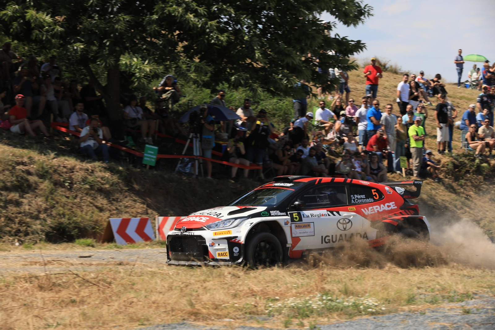 Galería | El público disfruta del Rally de Ourense en el tramo Cartelle-Toén, en fotos