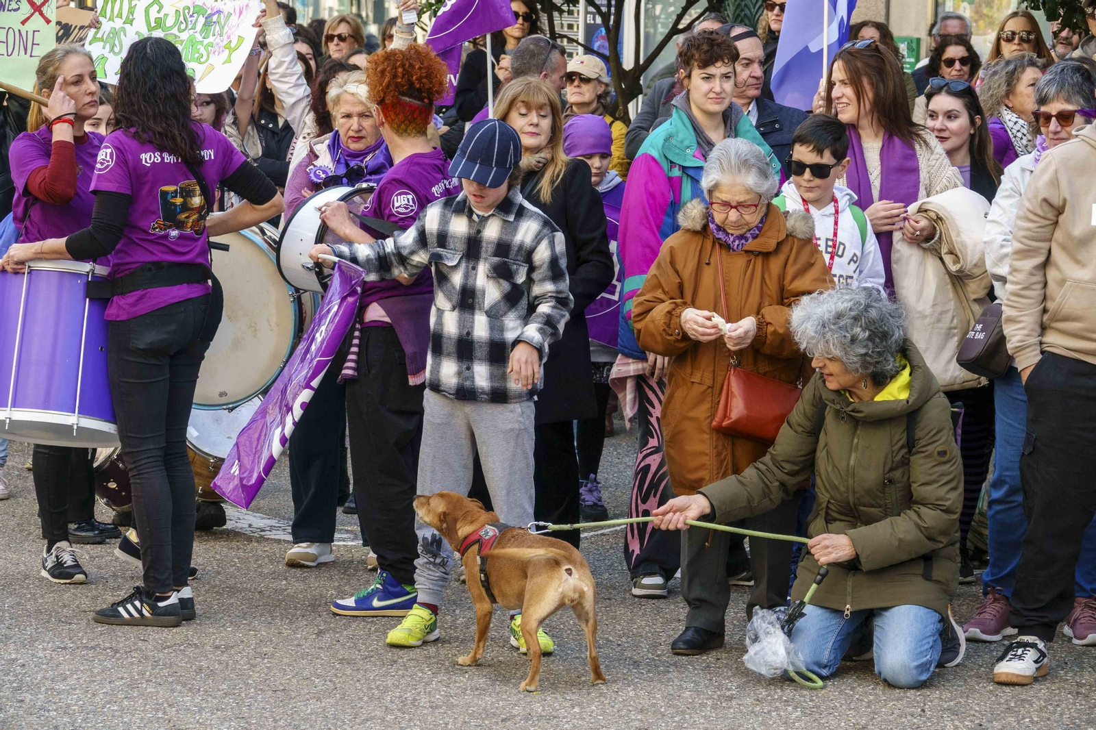 Galería | Las calles de Vigo se pintan de morado por el Día Internacional de la Mujer