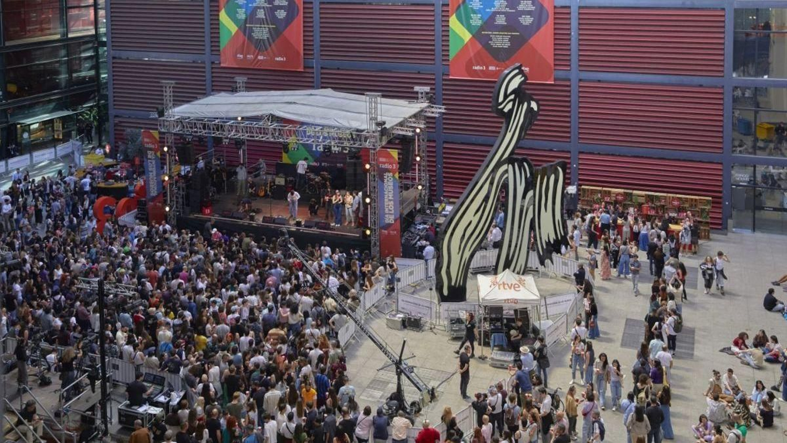 Celebración del Día Internacional de los Museos en el Patio Nouvel del Museo Reina Sofía en 2025.