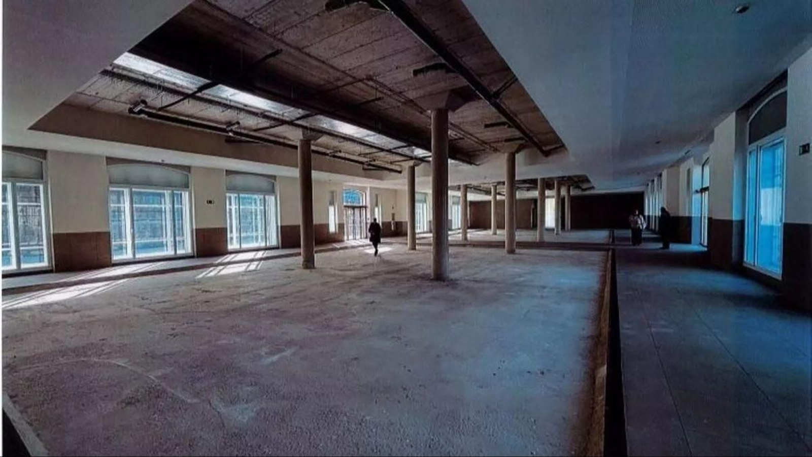 Interior del reformado edificio de la Plaza de Abastos.