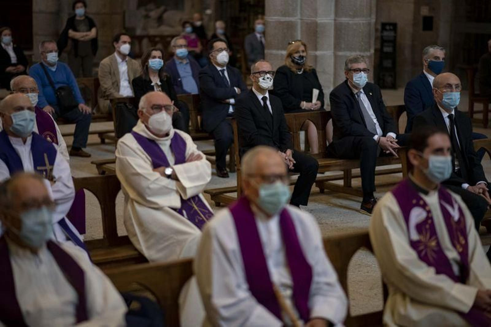 La Catedral de Ourense acoge el funeral en memoria de las víctimas mortales del covid // FOTO: Xesús Fariñas