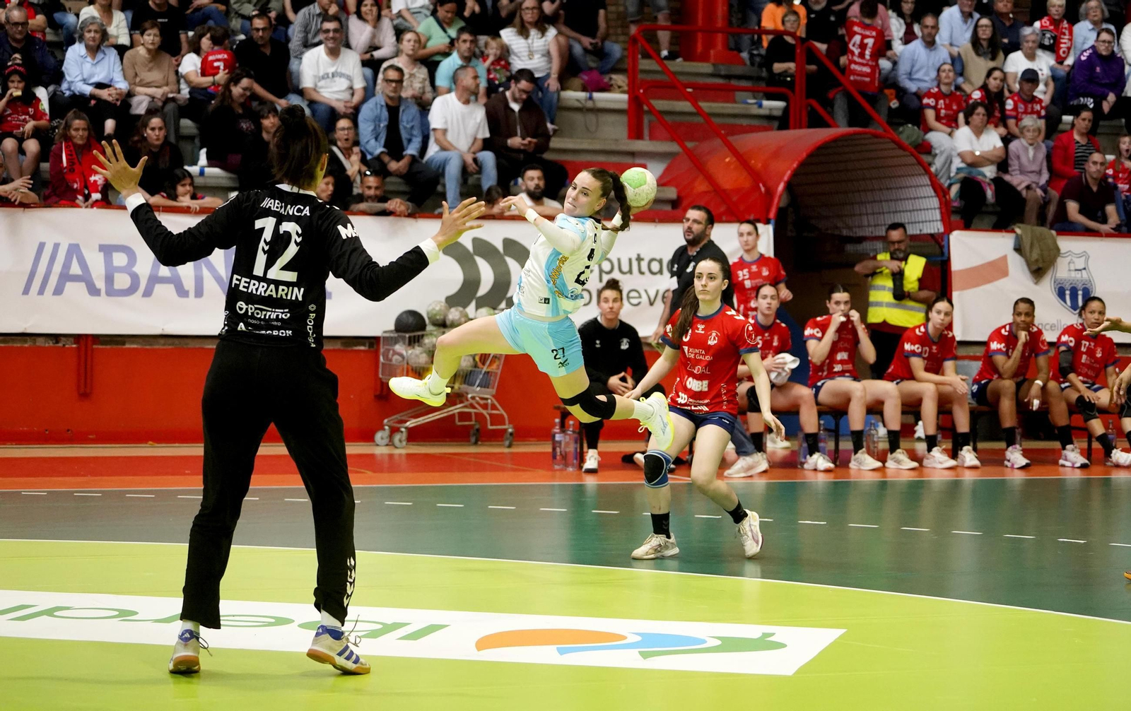 Galería | Porriño y Guardés se miden en el derbi femenino