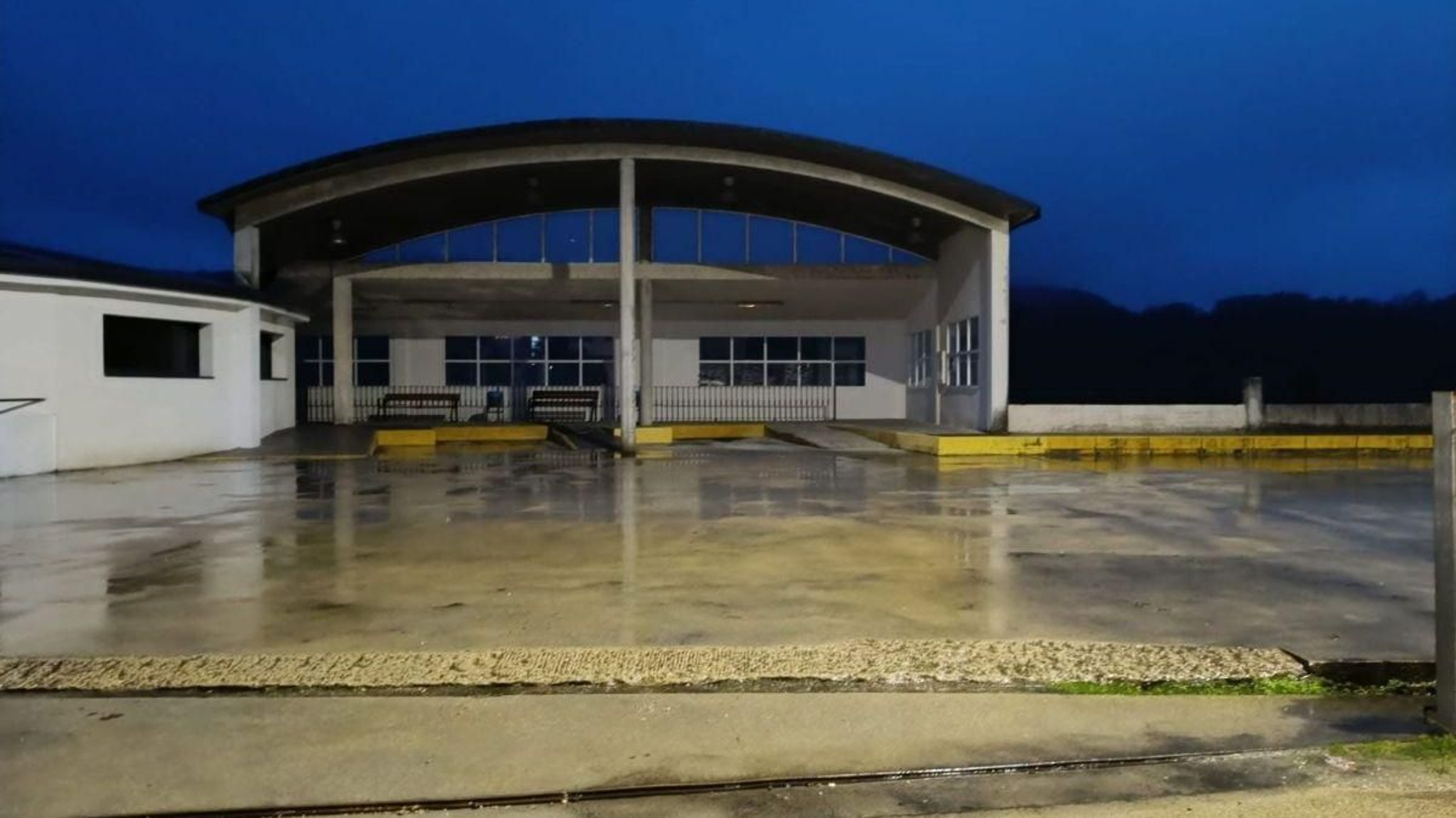 Estación de autobuses de Viana do Bolo.