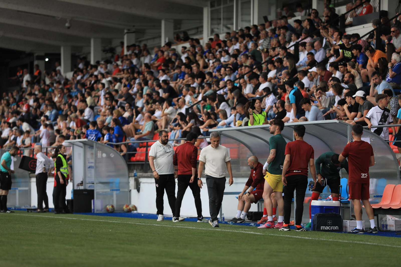 Galería | El Estadio de O Couto vive otra derrota, polémica, del Ourense CF