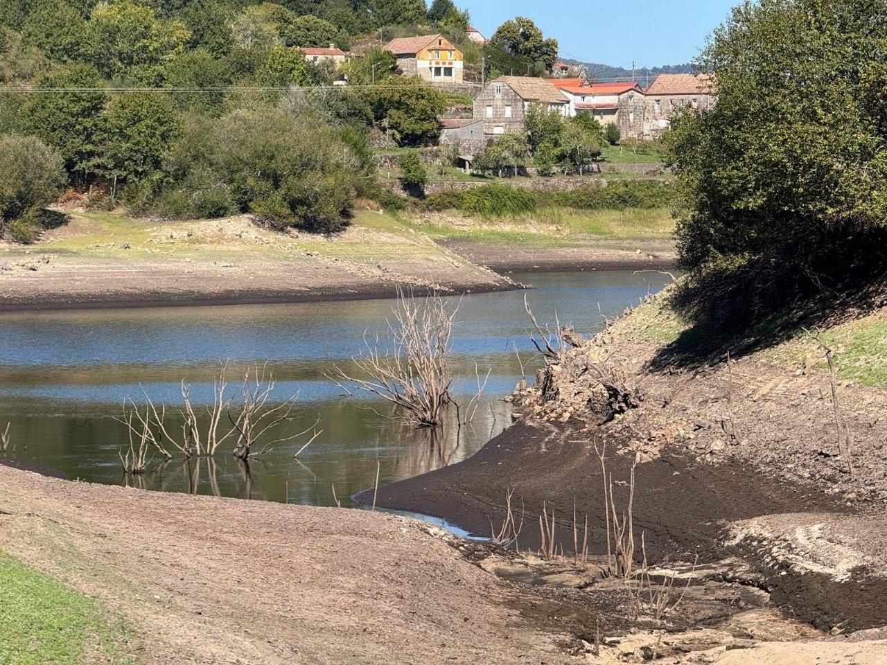 Galería | Los embalses de Vigo y su área, bajo mínimos a la espera de las lluvias