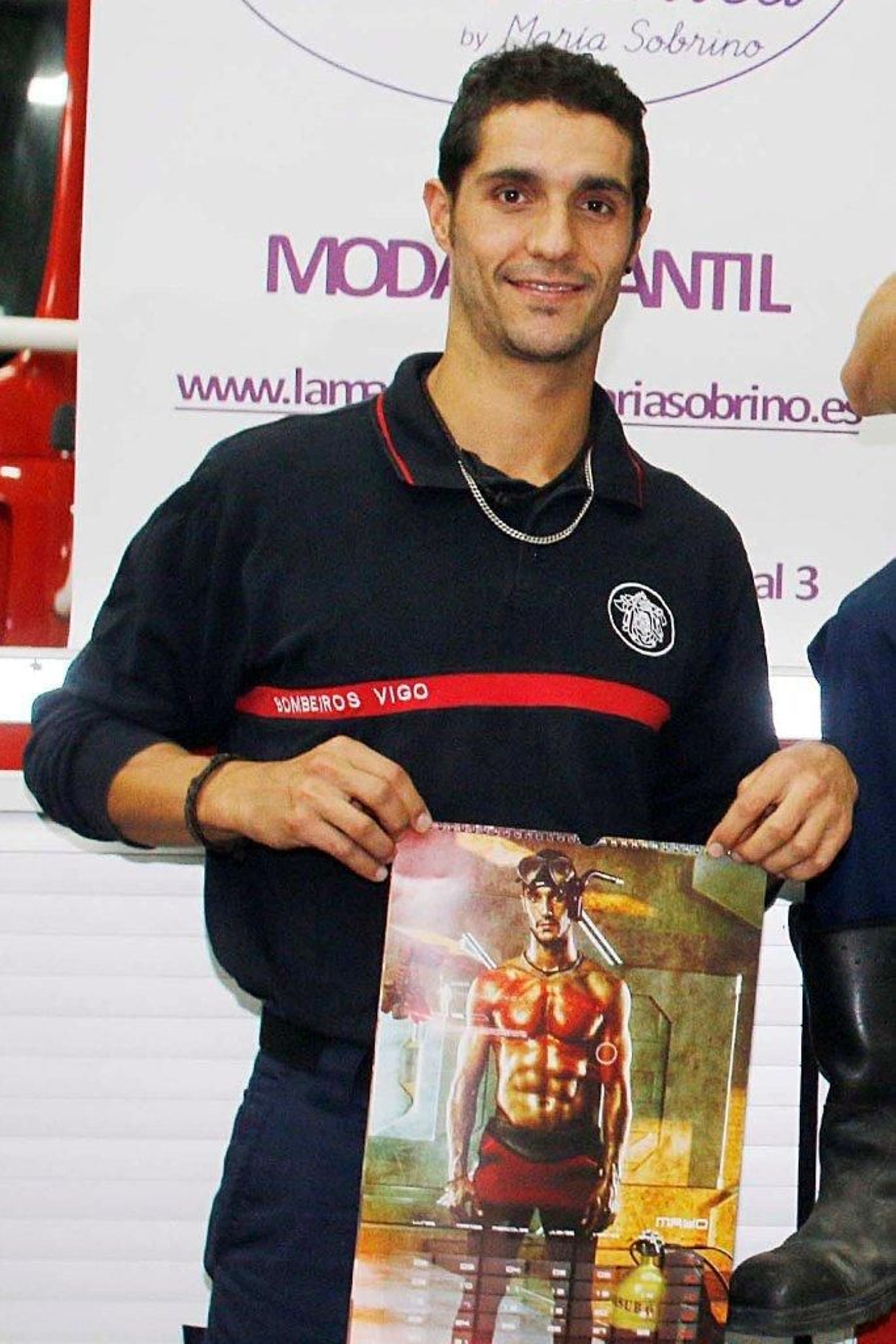 Calendario solidario de los bomberos de Vigo Foto JV Landín 07