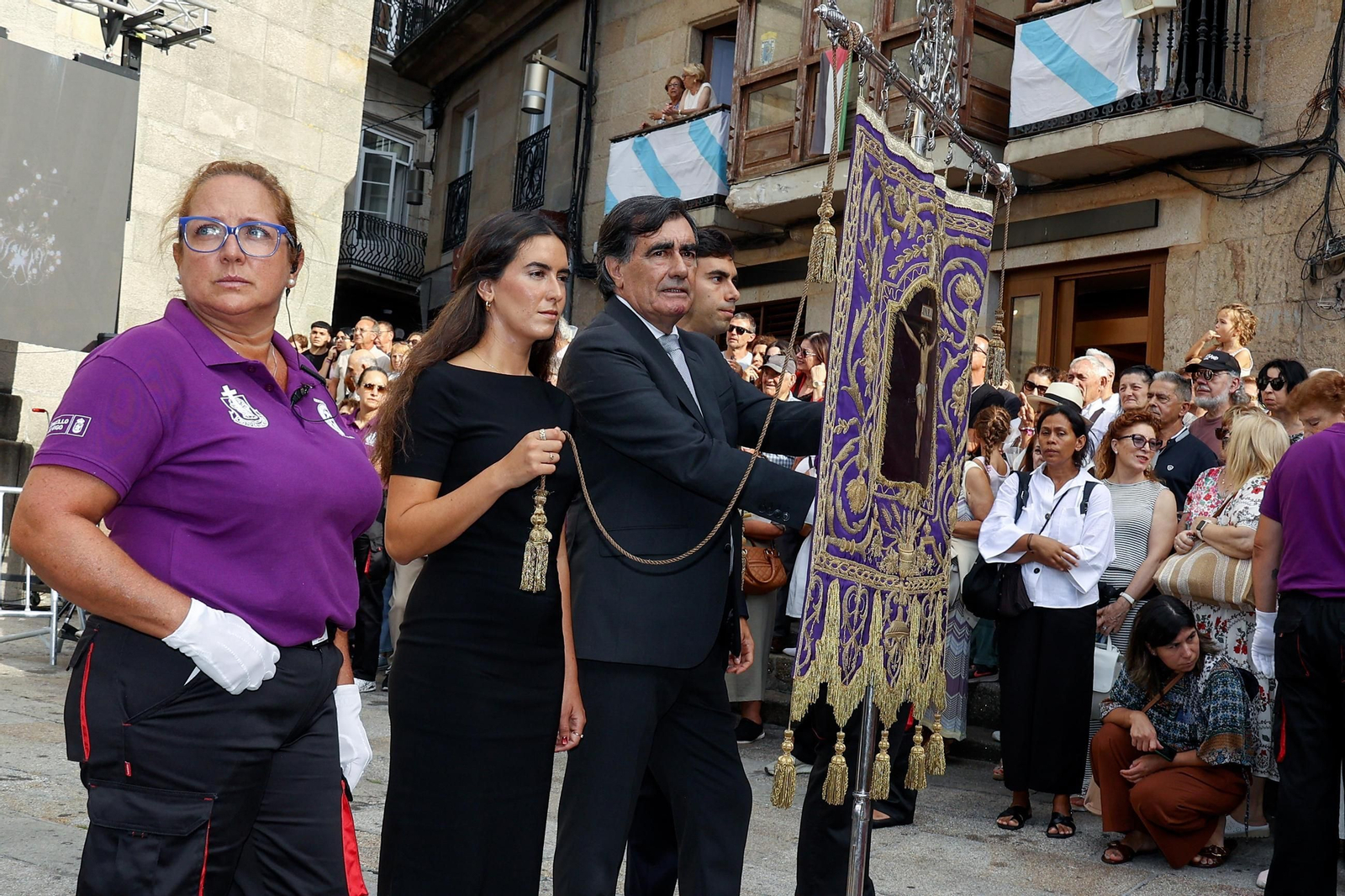 Galería | Misa por el Cristo da Victoria en Vigo y la concurrida procesión
