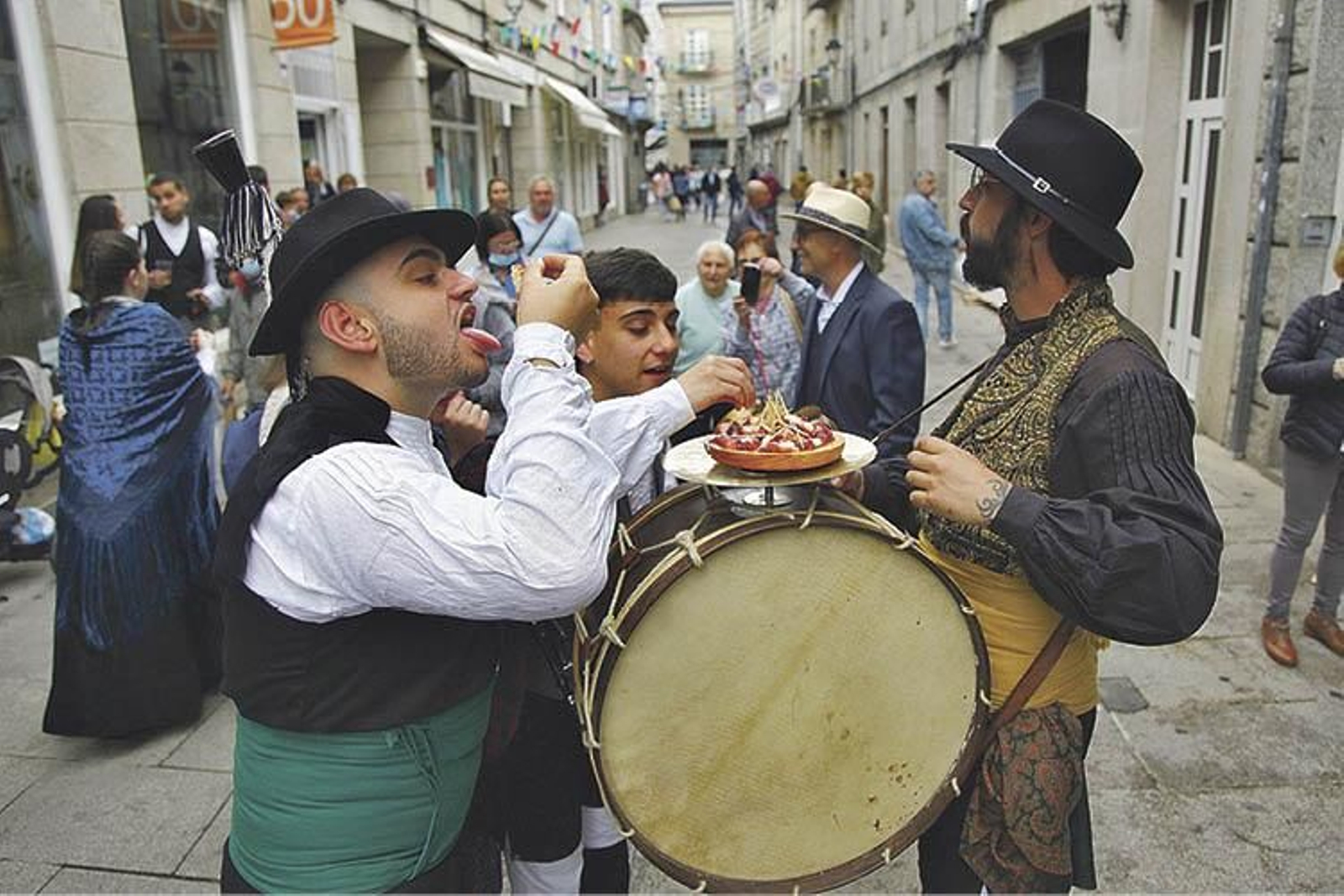 Música y gastronomía na Feira das Mozas.
