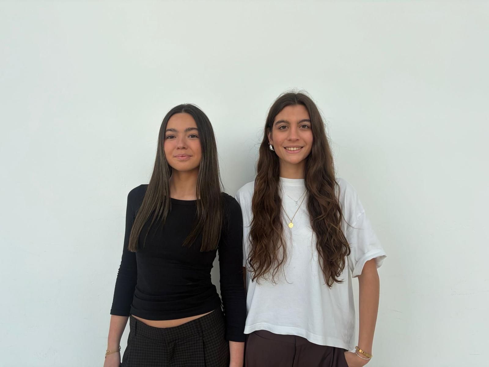 En la imagen María Crespo y María Rey, miembros de la Asociación de Internacionalistas gallegas