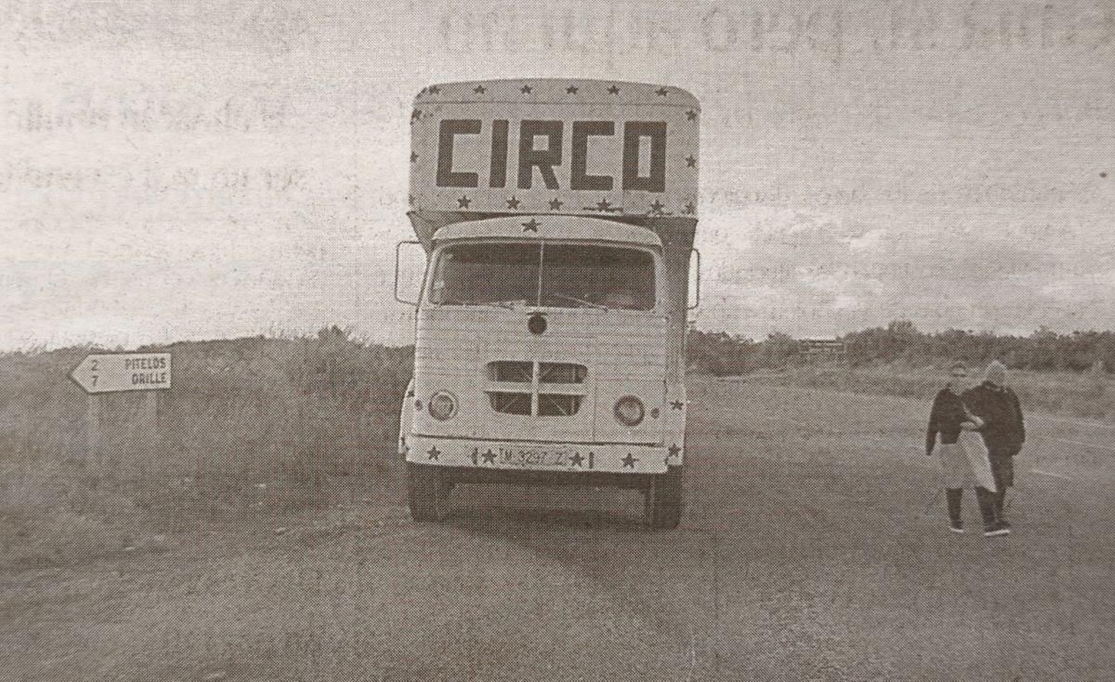 El camión abandonado por el Circo de Ángel Cristo.