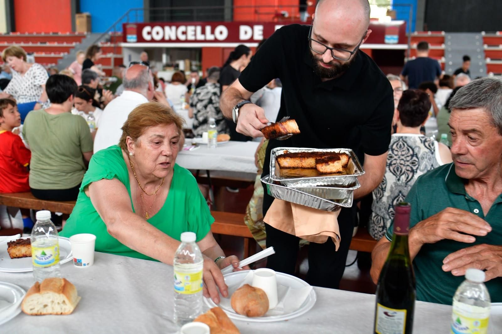 Galería | El calor domina un fin de semana de fiestas gastronómicas en Ourense
