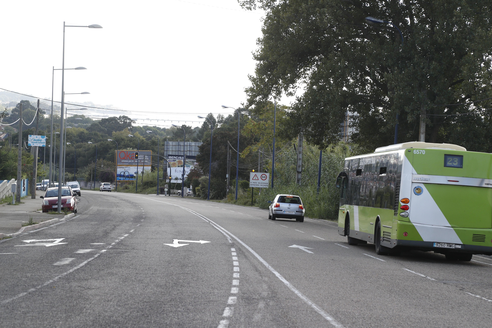 La urbanización del margen derecho de la Avenida Europa consistirá en el trazado de una medianera, una acera y un carril-bici