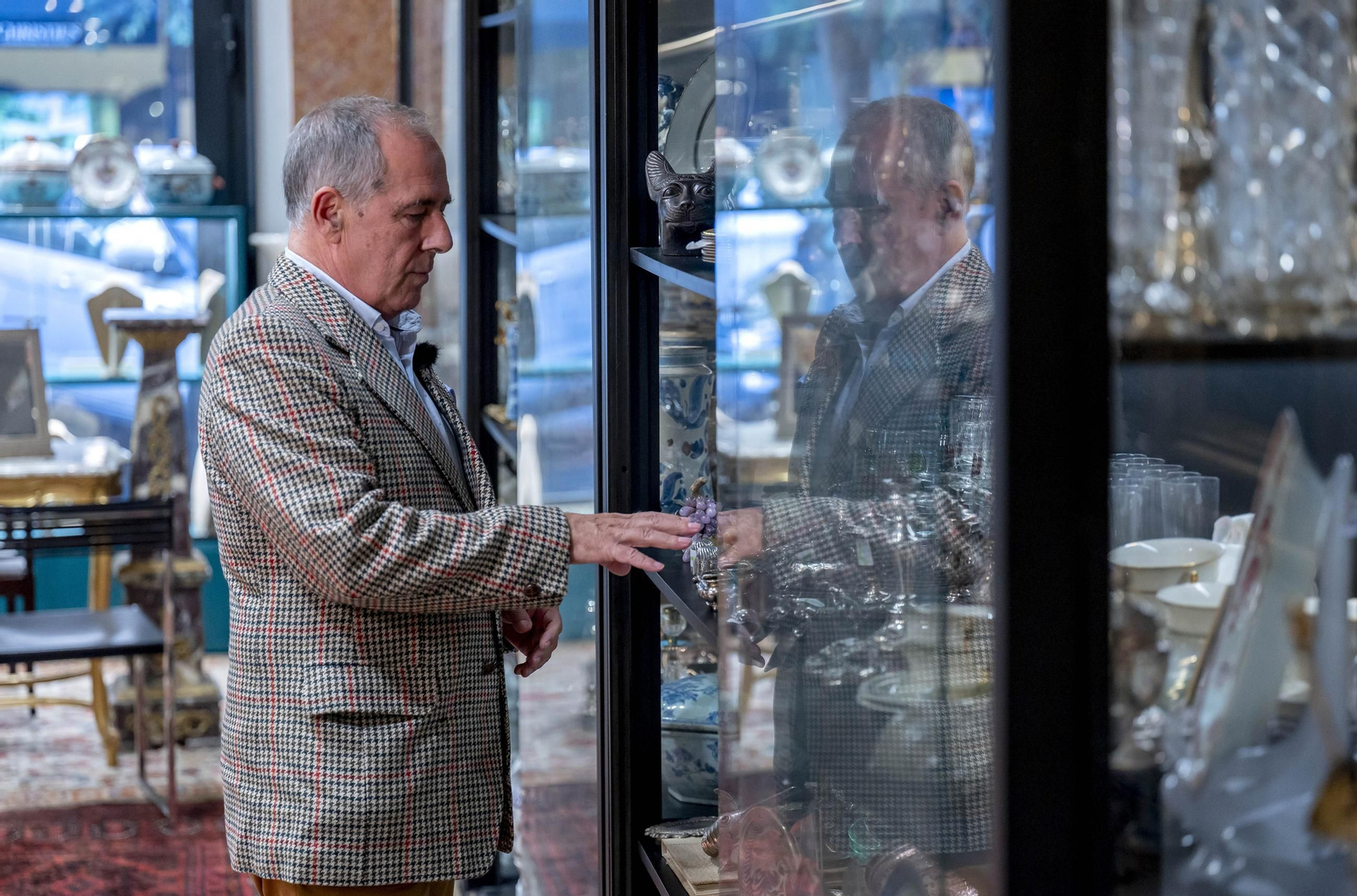 Galería | Los 700 lotes de objetos retirados por los Franco del Pazo de Meirás que salen a subasta