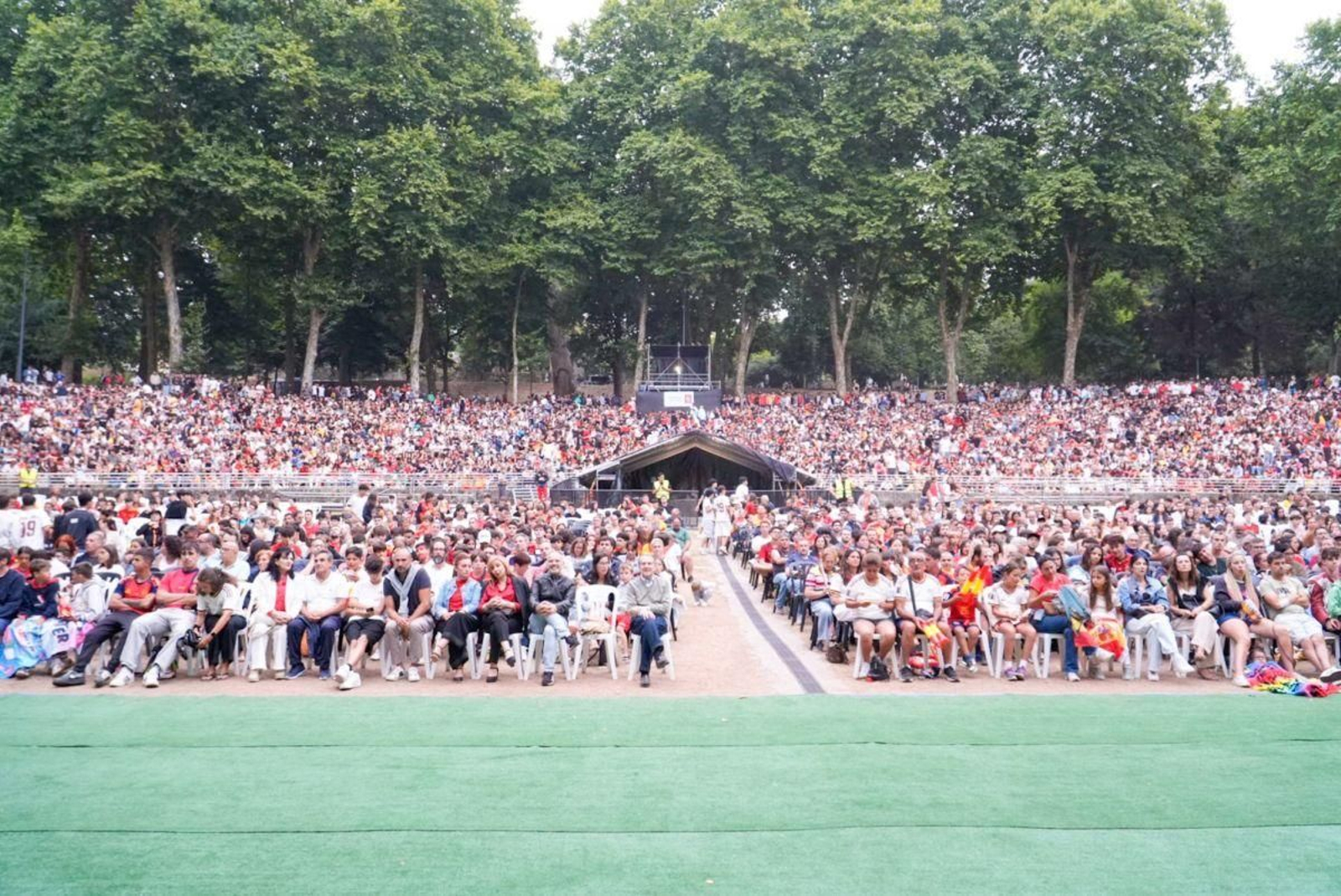 Castrelos presentaba el ambiente de los mejores conciertos para disfrutar del encuentro de octavos.