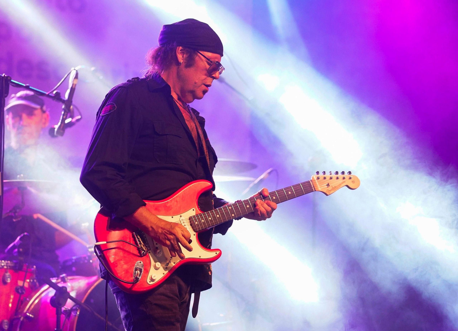 Javier Vargas con la guitarra (7)