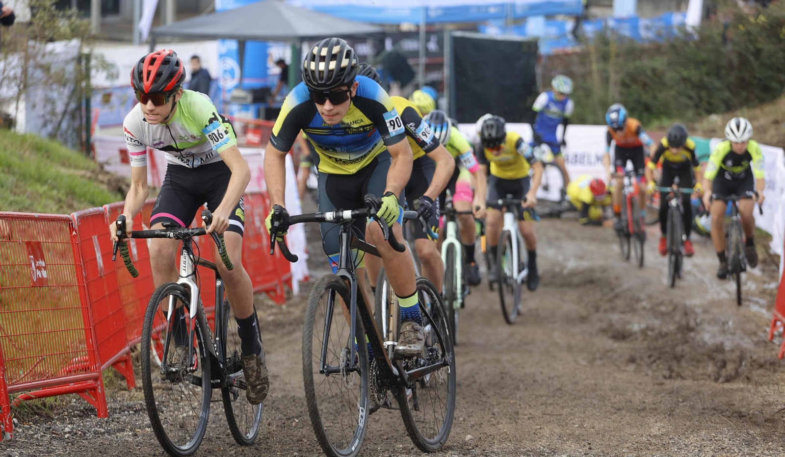 Galería | El ciclocross toma Porriño con una prueba puntuable de la Copa Galicia