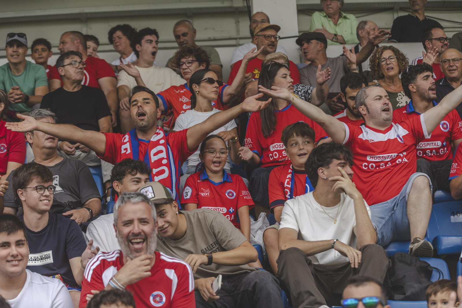 Galería | O Couto disfruta con el estreno de la UD Ourense en Primera Federación, en fotos
