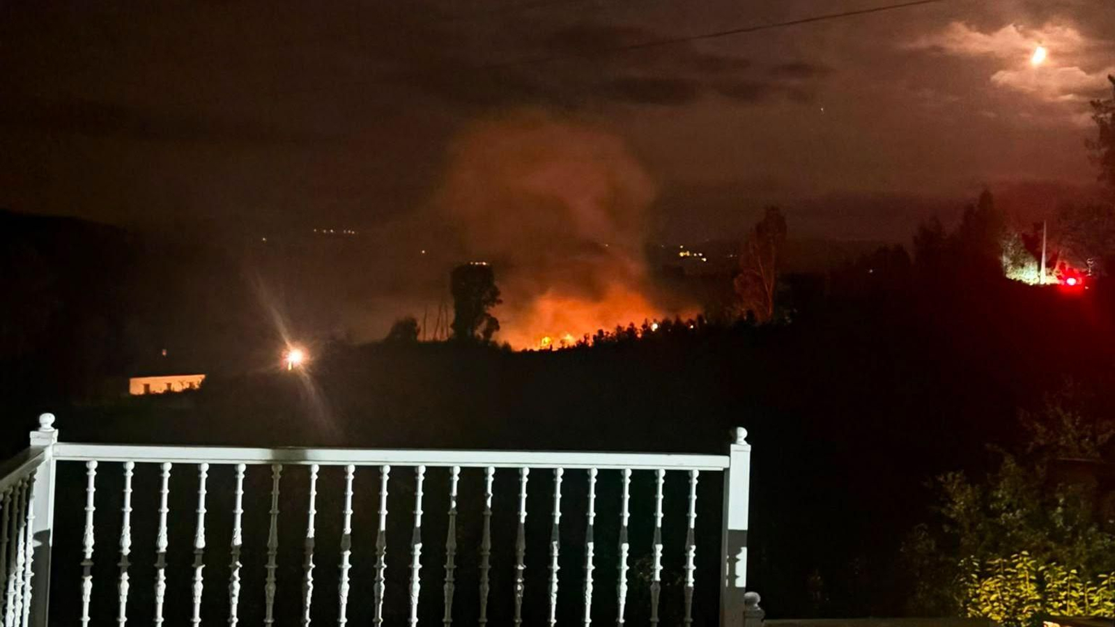 El incendio en Boborás durante la madrugada