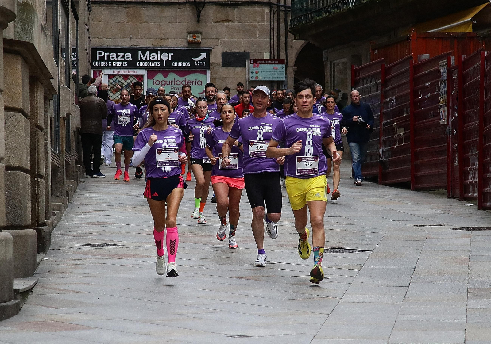 Galería | Ourense se viste de morado para correr la Carreira da Muller