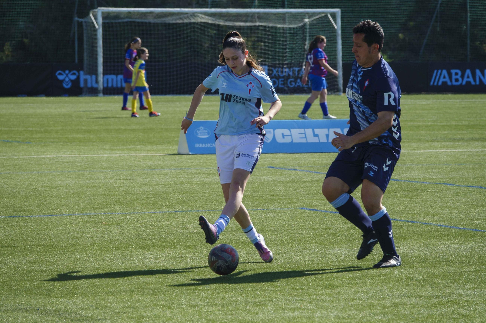Galería | El fútbol femenino se cita en A Madroa para la II Copa Máis Enerxía