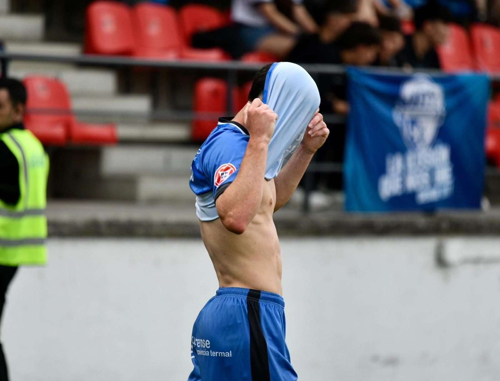Galería | La tristeza invade O Couto con el descenso del Ourense CF