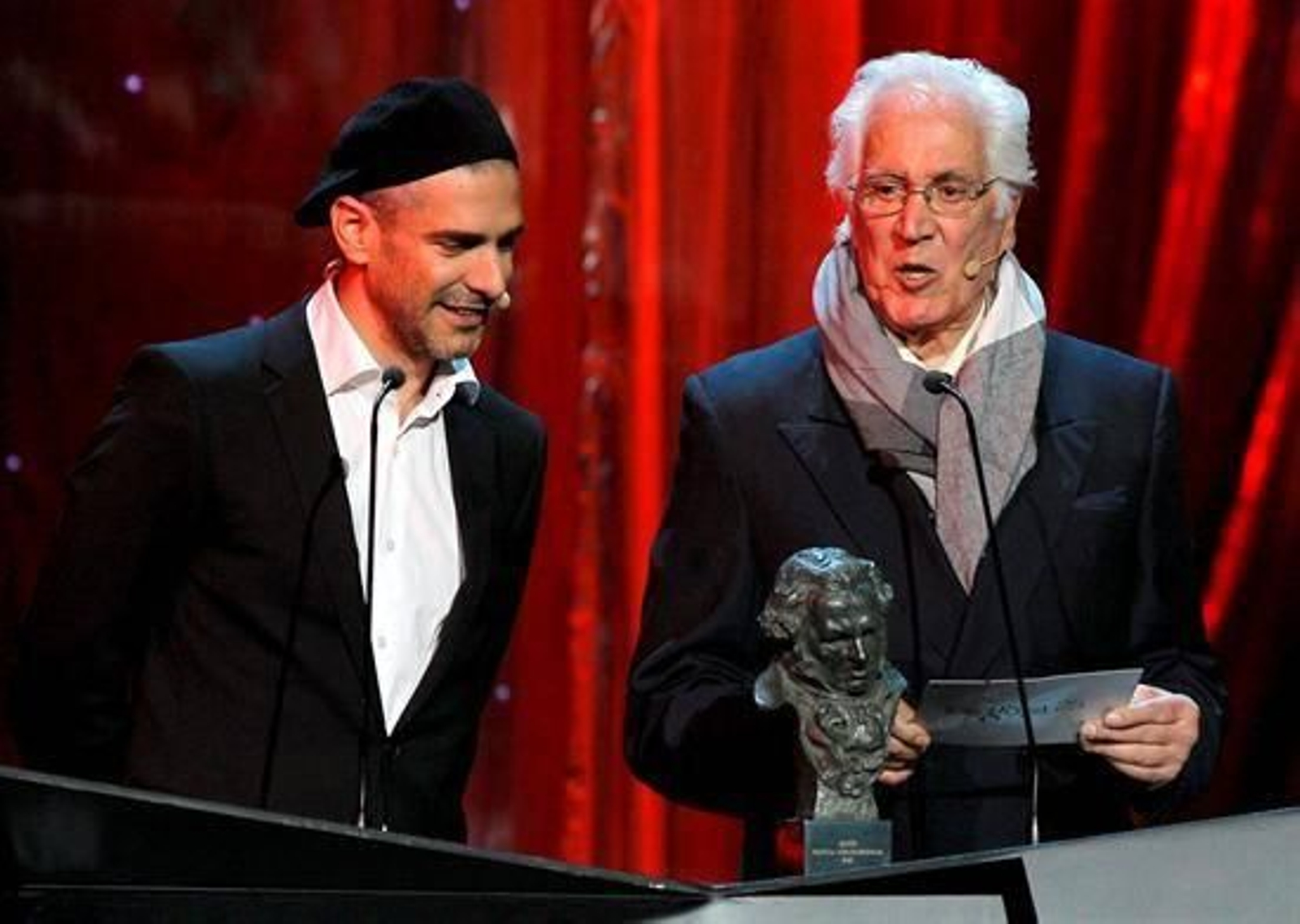 Los actores Federico Lupi (derecha) y Leonardo Sbaraglia (izquierda). Foto: EFE