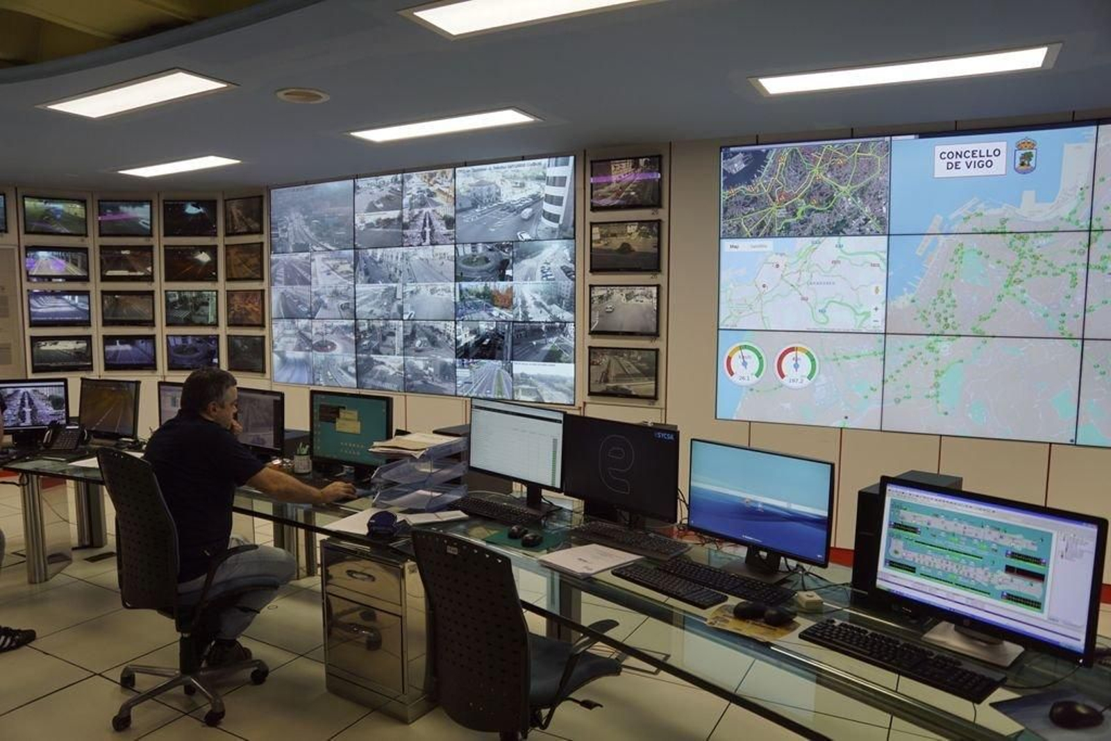 La sala de control de tráfico del Concello de Vigo es la más avanzada en tecnología de Galicia.